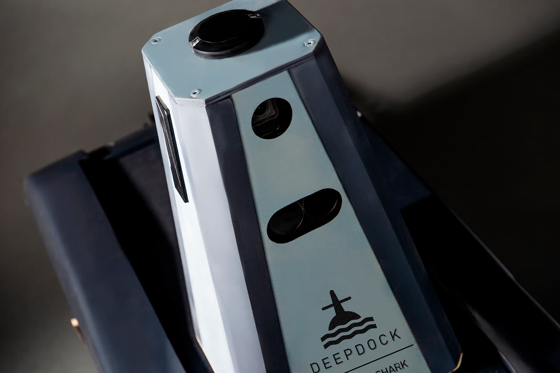 SHARK USV photo 2